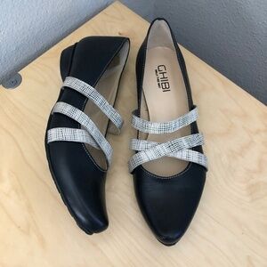 GHIBI Walk this Way Pointed Toe Strappy Leather Flats